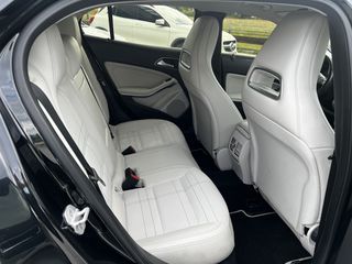 Mercedes-Benz GLA 180 2015 URBAN-thumb-19