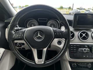 Mercedes-Benz GLA 180 2015 URBAN-thumb-22