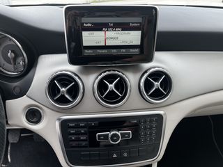 Mercedes-Benz GLA 180 2015 URBAN-thumb-27