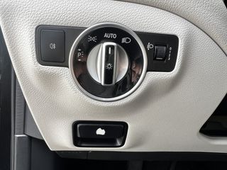 Mercedes-Benz GLA 180 2015 URBAN-thumb-29