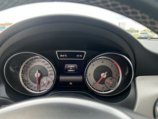 Mercedes-Benz GLA 180 2015 URBAN-thumb-33