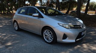 Toyota Yaris 2015-thumb-1