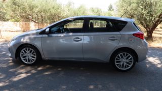 Toyota Yaris 2015-thumb-3