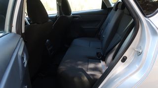 Toyota Yaris 2015-thumb-9