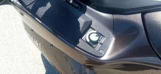 Kawasaki GTR 1400 2010 Concour-thumb-5