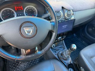 Dacia Duster 2011 4x4 / Diesel-thumb-9