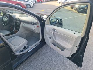 Mercedes-Benz C 200 2002-thumb-13