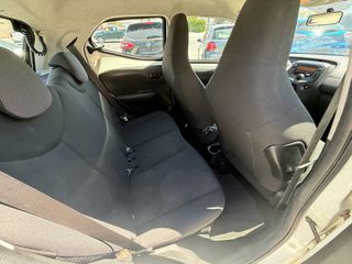 Toyota Aygo (X) 2021-thumb-10