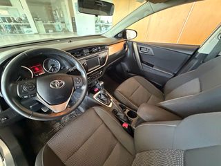 Toyota Auris 2014-thumb-3