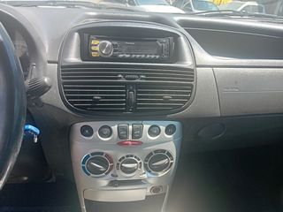 Fiat Punto 2001 sporting-thumb-8