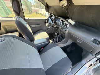 Ford Ranger 2004-thumb-11