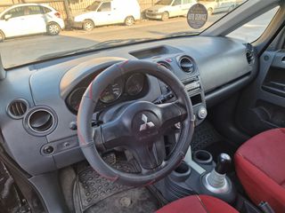 Mitsubishi Colt 2006-thumb-28