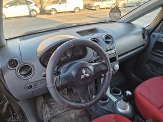 Mitsubishi Colt 2006-thumb-29