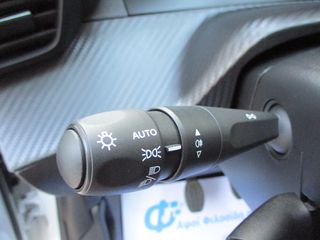 Peugeot 208 2025 1.2 PURETECH STYLE-thumb-14