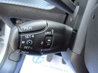 Peugeot 208 2025 1.2 PURETECH STYLE-thumb-15