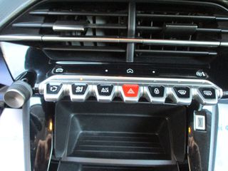 Peugeot 208 2025 1.2 PURETECH STYLE-thumb-22