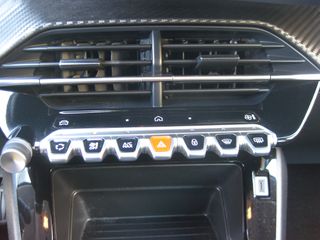 Peugeot 208 2025 1.2 PURETECH STYLE-thumb-13