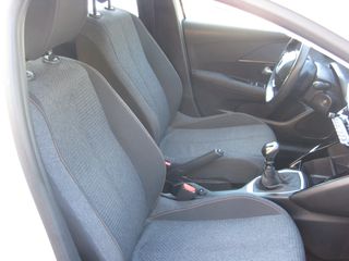 Peugeot 208 2025 1.2 PURETECH STYLE-thumb-15