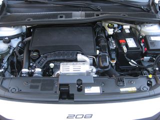 Peugeot 208 2025 1.2 PURETECH STYLE-thumb-23