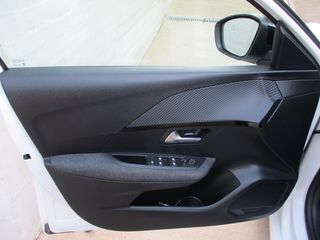 Peugeot 208 2025 1.2 PURETECH STYLE-thumb-6