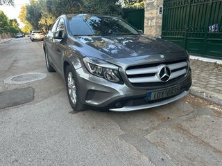 Mercedes-Benz GLA 250 2015