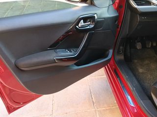 Peugeot 208 2017 1.2 PURETECH 82 ALLURE-thumb-25