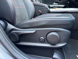 Mercedes-Benz GLA 250 2022 E -AMG -PANO -WIDE SCREEN -MULTIBEAM-thumb-36