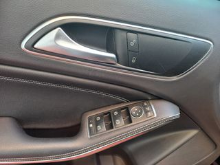 Mercedes-Benz A 180 2017-thumb-14