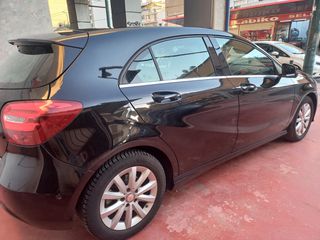 Mercedes-Benz A 180 2017-thumb-9