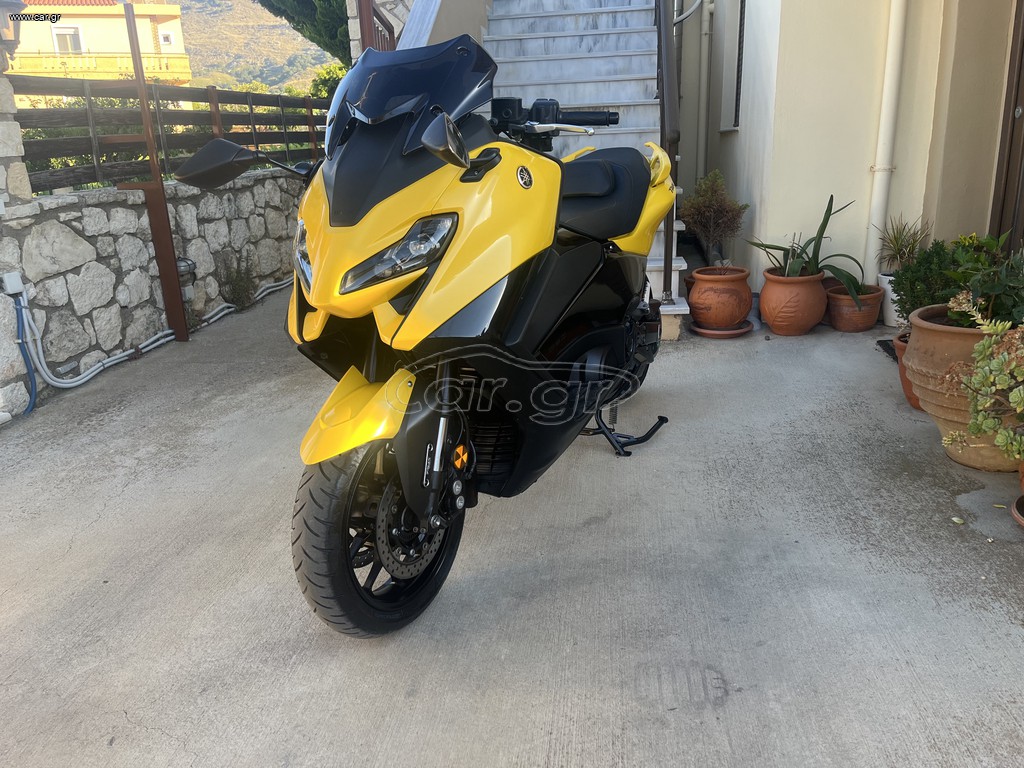 Yamaha TMAX 560 2022
