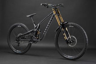 Downhill - Enduro - Trail Commencal 2027 COMMENCAL SUPREME DH V5.2 SIGNATURE PURE BLACK 2027-thumb-1