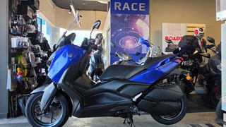 Yamaha XMAX 300 2026 XMAX300 NEW EURO 5PLUS-thumb-2