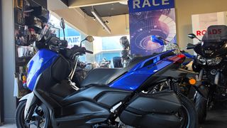 Yamaha XMAX 300 2026 XMAX300 NEW EURO 5PLUS-thumb-4