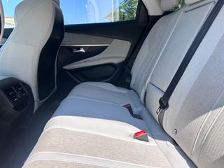 Peugeot 3008 2018-thumb-16