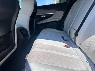 Peugeot 3008 2018-thumb-17