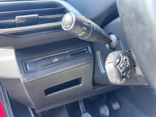 Peugeot 3008 2018-thumb-24