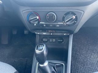 Hyundai i 20 2016-thumb-10
