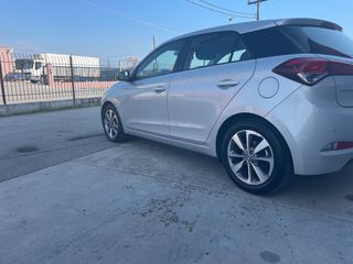 Hyundai i 20 2016-thumb-25