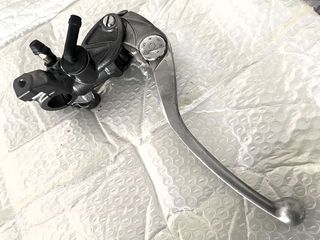 Honda CBR 1000 RR 2003/2010 Σετ γνήσια Τρόμπα/Αντλία- Μανέτα εμπρός φρένου σε Άριστη κατάστασή!!!