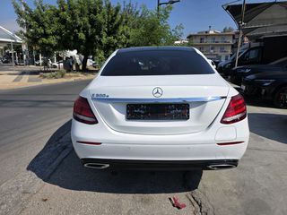 Mercedes-Benz E 300 2020 PLUG-IN HYBRID AMG PANORAMA-thumb-3