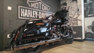 Harley Davidson CVO Road Glide 2023 Απόκτησε τη δική σου Harley-Davidson CVO από 576€-thumb-2