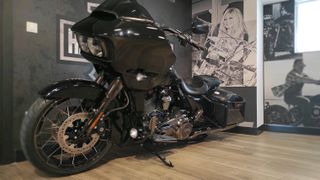 Harley Davidson CVO Road Glide 2023 Απόκτησε τη δική σου Harley-Davidson CVO από 576€-thumb-20