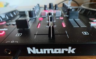 Numark Mixtrack Pro FX-thumb-1