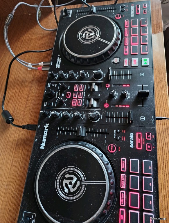 Numark Mixtrack Pro FX