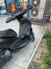 Piaggio Beverly 350 2018 POLICE ABS/ASR EU4-thumb-6