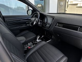 Mitsubishi Outlander 2017 PLUG IN HYBRID/4X4/KEYLESS/360CAMERA/ΕΓΓΥΗΣΗ-thumb-8