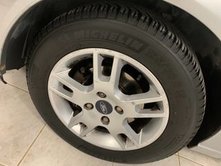 Ford Focus 2004-thumb-3
