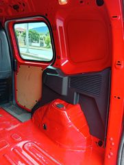 Ford Transit Courier 2016-thumb-7
