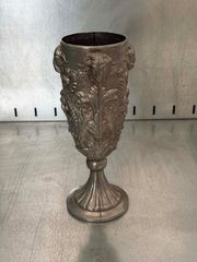 Vintage Μεταλλικό Διακοσμητικό Δισκοπότηρο / Κύπελλο με Ανάγλυφες Παραστάσεις (Ύψος 19cm)