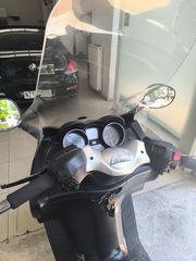 Piaggio XEvo 250 2010-thumb-1